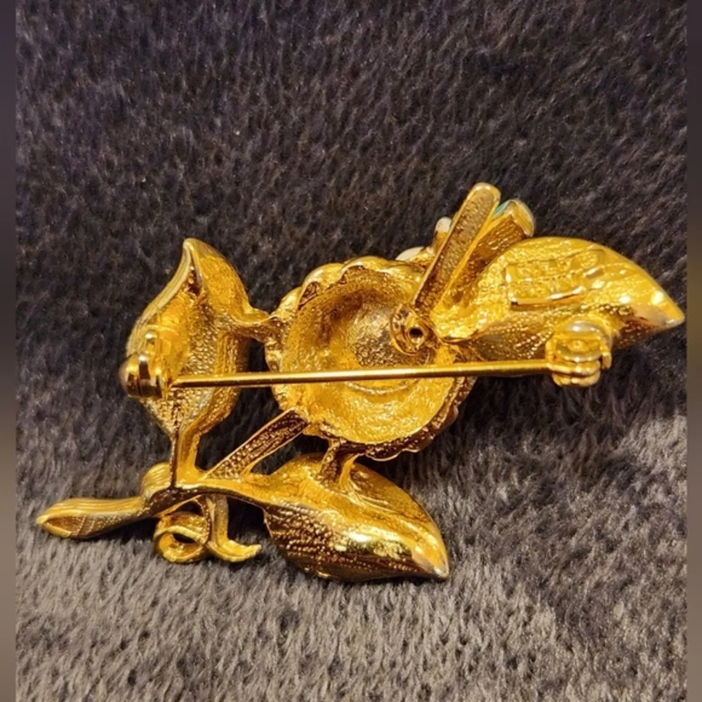 Vintage Gold‎ Crown Inc Blue Bird Nest Gold Tone Brooch